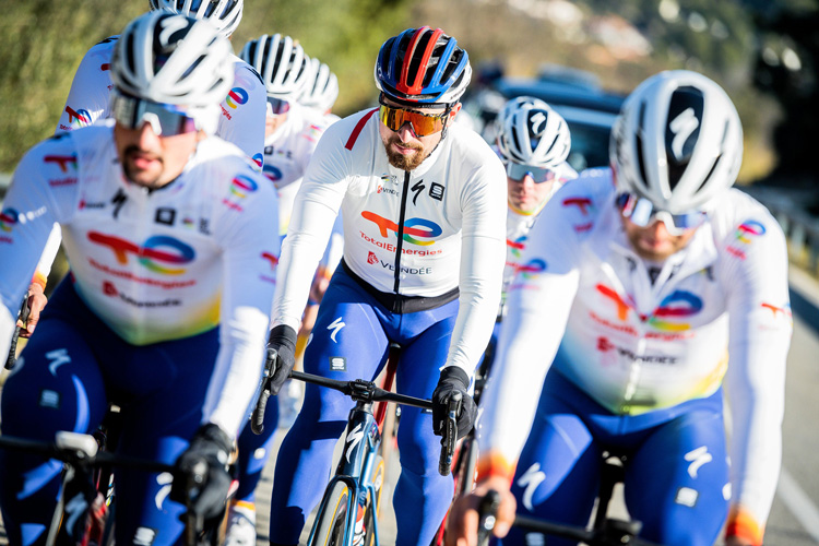 Lee más sobre el artículo TotalEnergies: Un Equipo de Ciclismo de Élite para las Grandes Competiciones